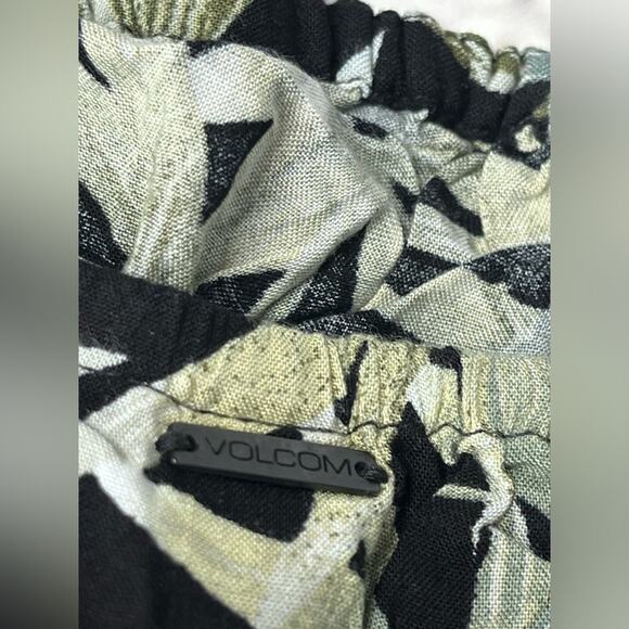 VOLCOM Coco smocked Jack’s Surfboard crop Cami top new - Picture 5 of 9